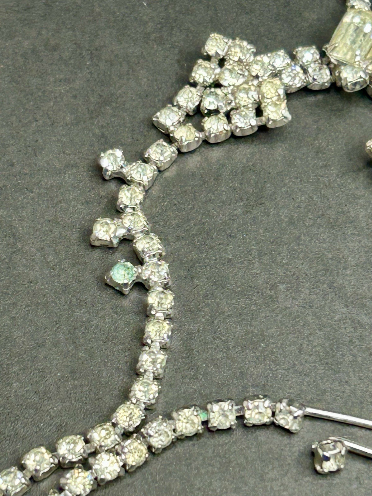 Vintage Unsigned Clear Rhinestone Silvertone Emer… - image 12