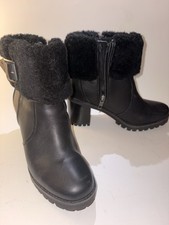 UGG Australia Black Fur Cuff Ankle Boots Side Zip Block Heel Lug Sole Women US 7