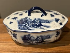 New Cracker Barrel Oval Covered 9" Vegetable Serving Dish Blue & White Porcelain
