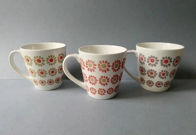 3 mugs ou grandes tasses en céramique Laura Ashley - Photo 1/4