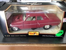 Maisto 1964 Ford Fairlane Thunderbolt Diecast Car Special Edition