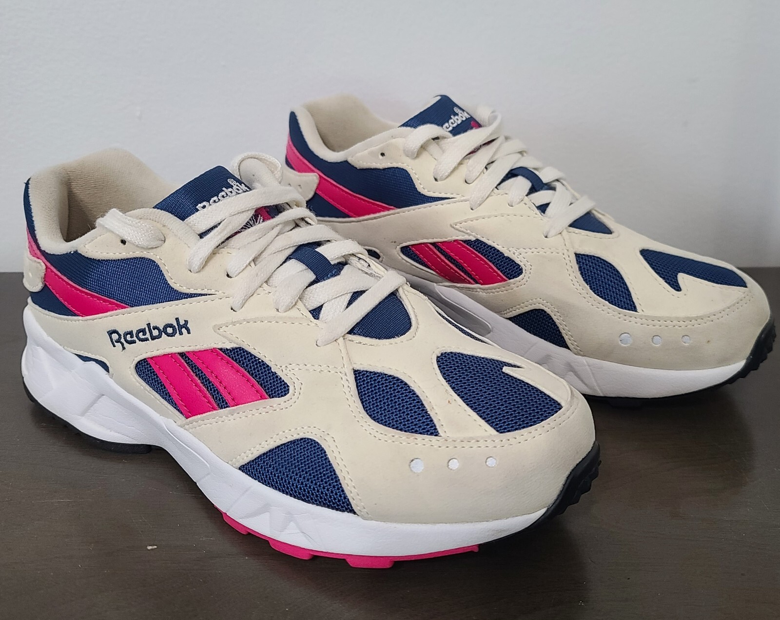 Reebok Aztrek Womens Beige Synthetic Lace Up Low Top Size 7 CN7068 | eBay