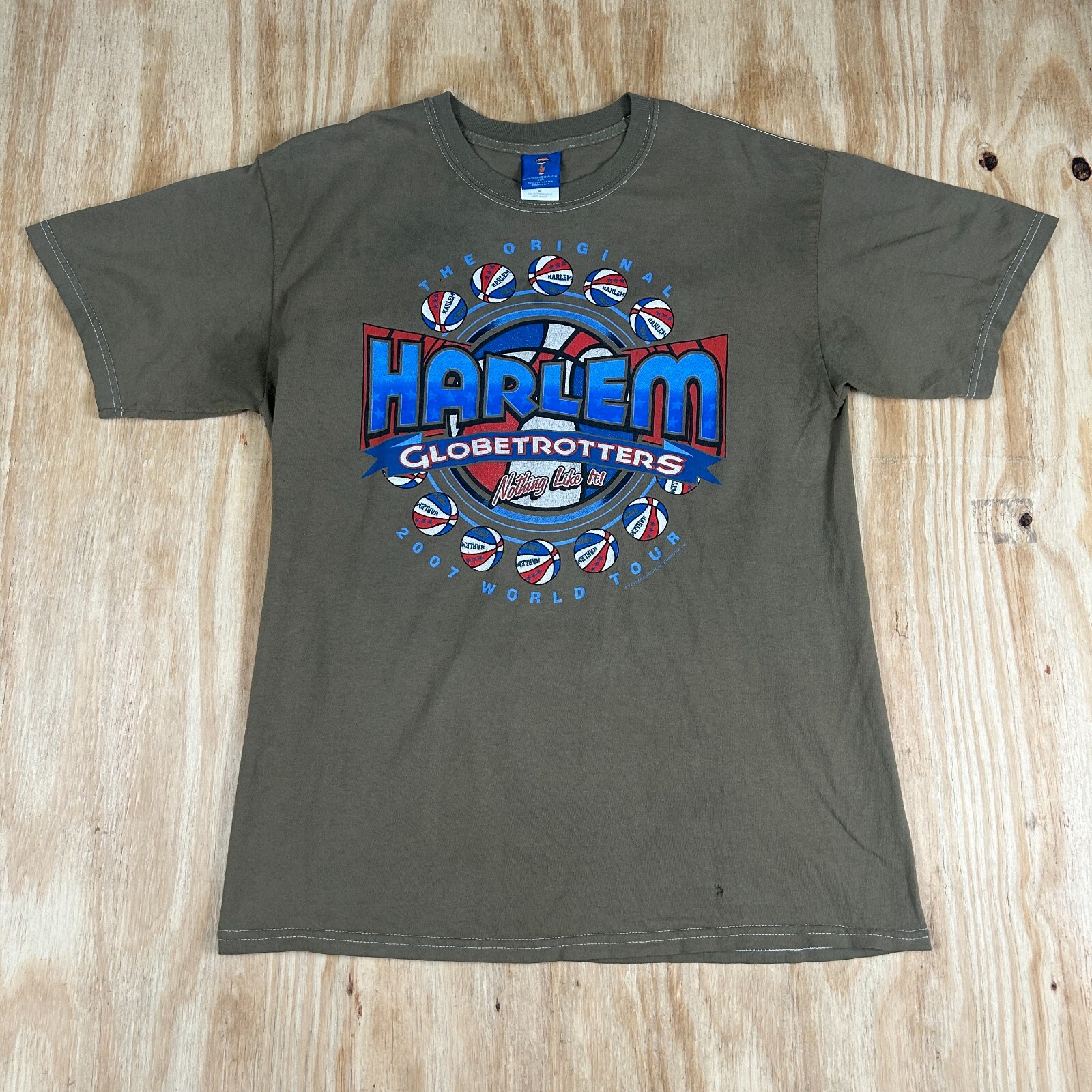 Vintage Harlem Globetrotters 2007 World Tour Graphic Print T-Shirt Size M Y2K