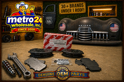 (1) Genuine OEM 04465-AZ013-TM Front Brake Pads Genuine Toyota Ceramic