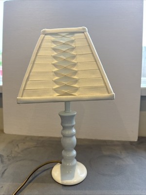 Laura Ashley kleine Klöppel Keramik Tischlampe mit Schirm cremeweiß 15'' mit Schirm