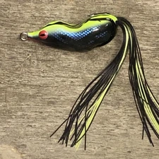 Jackall IOBee Frog Black Bottom/ Chart black top. Ships Fast USA!!