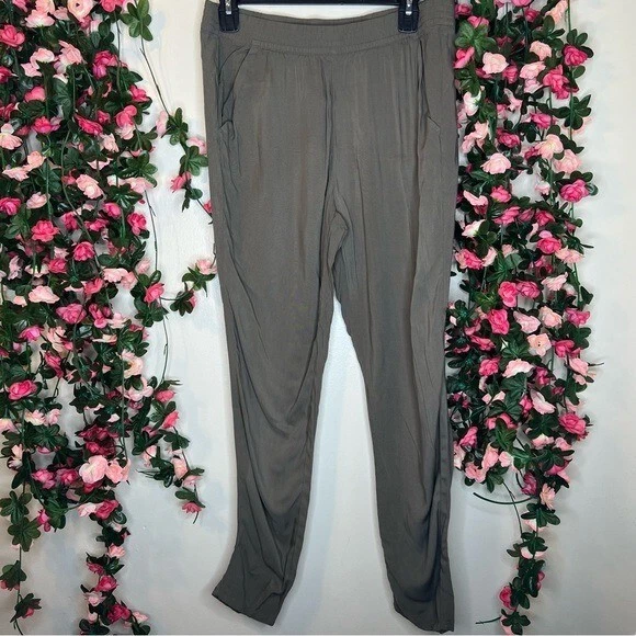 Divided jogger hotsell pants