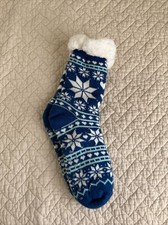NWT Women s Blue/White Sherpa-Lined Non-Slip Pair Cozy Slipper Socks - One Size