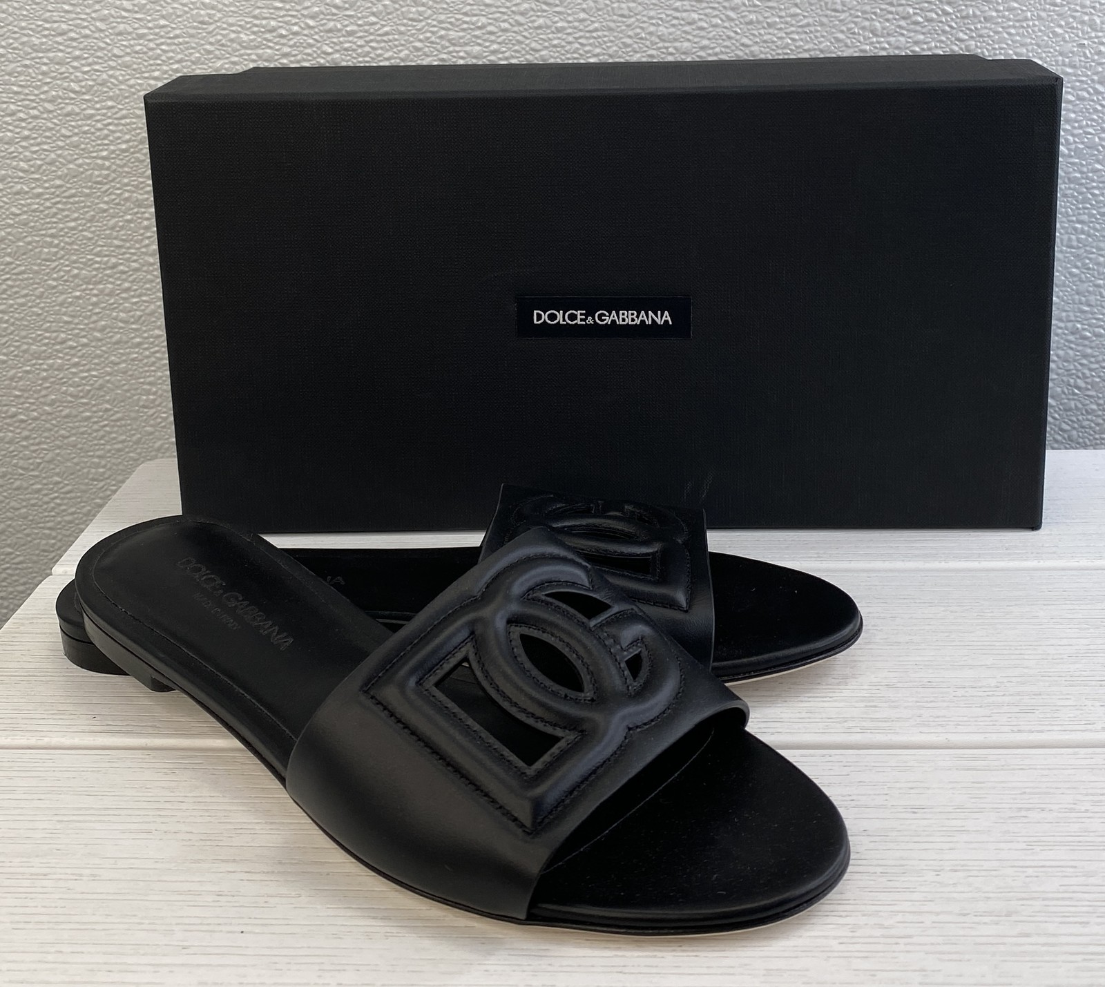 Dolce&Gabbana Ciabatta Slides Womens US7 EU37 Black Leather DG Millenials Logo