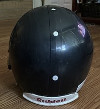 Comment le casque de football américain a évolué à travers le temps