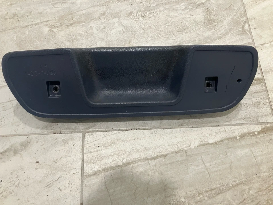 Apoyabrazos gris manija puerta camioneta Toyota 1989-1995 74210-04020 Foto 2 de 2