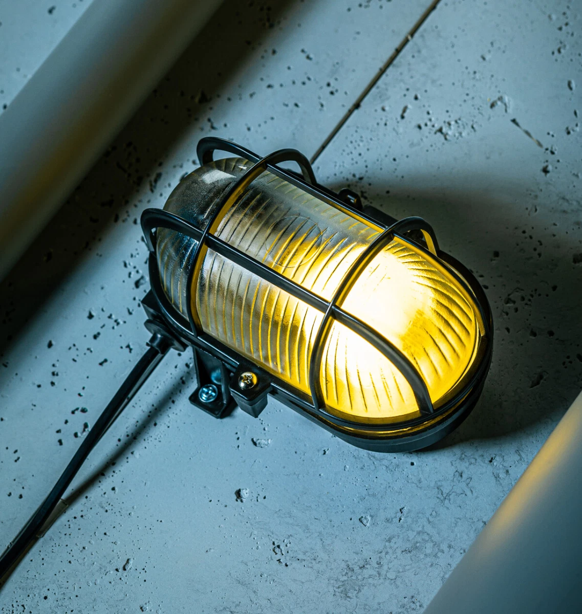Black oval bulkhead sale light