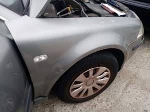 3B0821105E KOTFLÜGEL VORNE RECHTS / 3B0821105G / 2235802 FÜR VOLKSWAGEN PASSAT B
