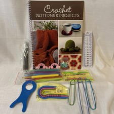 Crochet Pattern Book Ergonomic Metal Hooks Knitting Gauge Plastic Needles