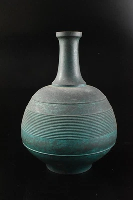T4178: Japanese Casting copper Ring line sculpture FLOWER VASE Ikebana, auto - Image 1 of 4