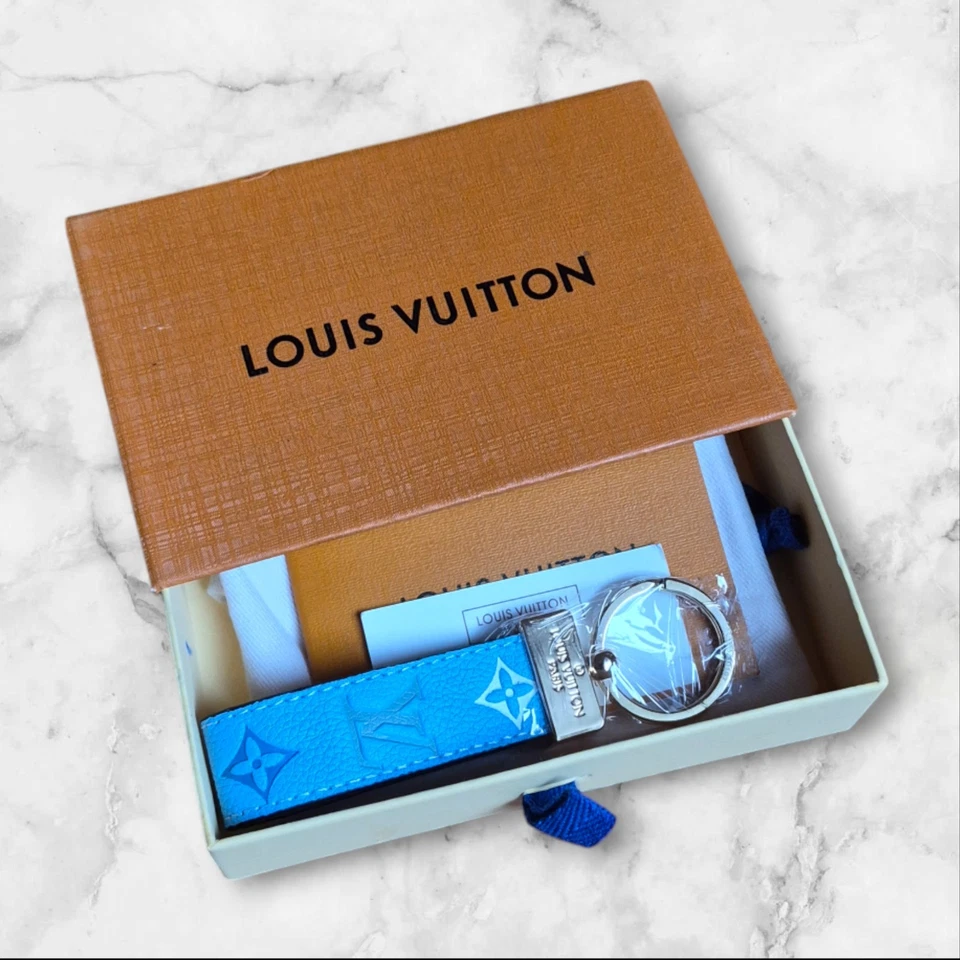 Брелок с монограммой с мешком для пыли и подарочной коробкой - Изображение 2 из 4