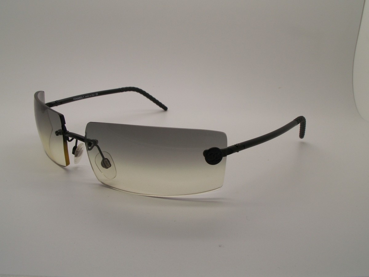 Hard to find authentic Chanel sunglasses CHANEL Wayfarer Logo - 1993 – OddFrames main image 2