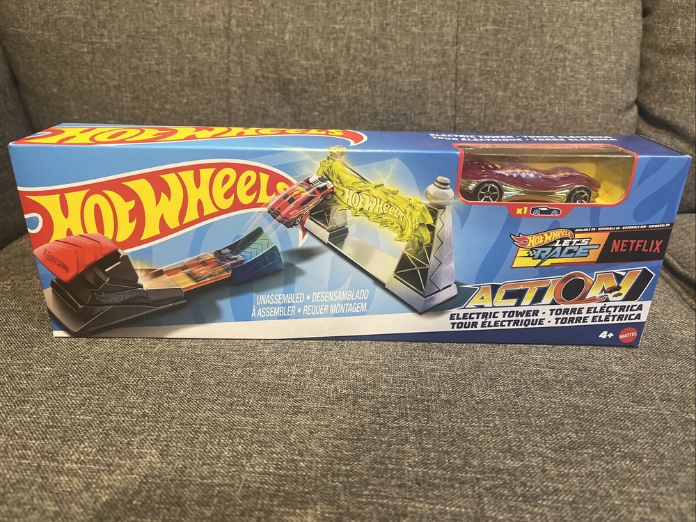 Hot Wheels Electric Tower Stunt Track Set with Race Car New in Box  