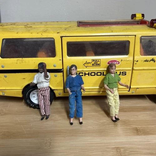Vintage 1970’s Tonka Toys Yellow Pressed Steel School W/Figures & Sliding Door