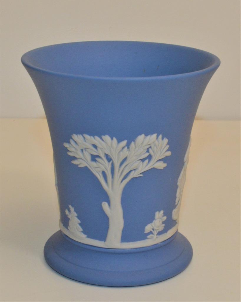 Vintage WEDGWOOD England Pale Blue Jasperware SACRIFICE 3 3/4