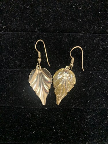 Assorted  Vintage Jewelry Sets 25 Pieces - Picture 8 of 24