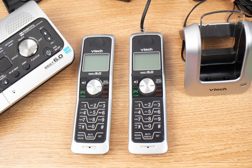 Vtech 6042 Two Handset Cordless Phone System with Digital Answering Device - Picture 3 of 5