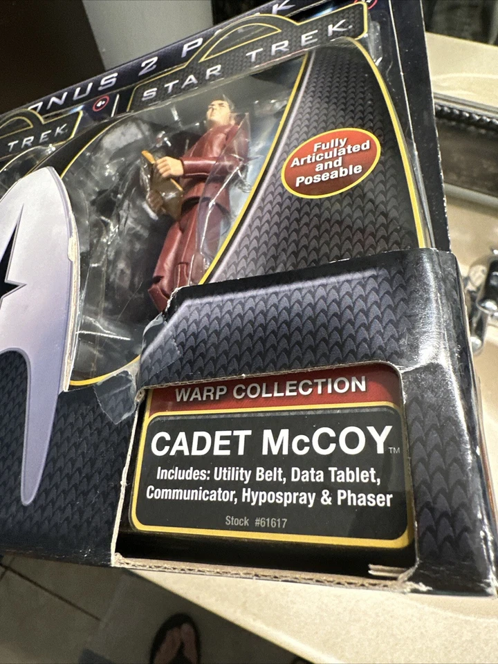 Star Trek Bonus 2 Pack Kirk and Cadet McCoy NUEVO  Foto 2 de 4