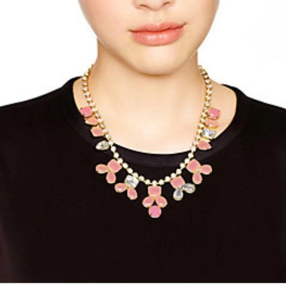 UNDERCOVER Collana Kate Spade Rosa Segreta Giardino Strass Dichiarazione NUOVA Dustbag