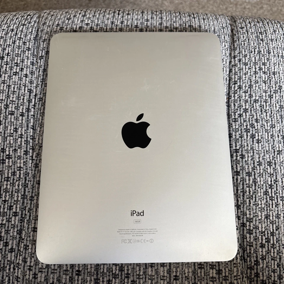 iPad Air 1st Generation - Image 2 of 3
