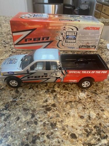 1/24 ACTION COLLECTIBLES 2004 FORD F-150 PBR TRUCK OF THE YEAR - Picture 1 of 6