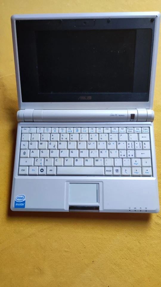 ASUS EEE PC 4G - Immagine 2 di 4