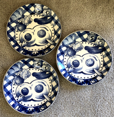 (3) Three Vintage Salt & Pepper Handcrafted Breakfast Plates 10 5/8'' Eggs Bacon