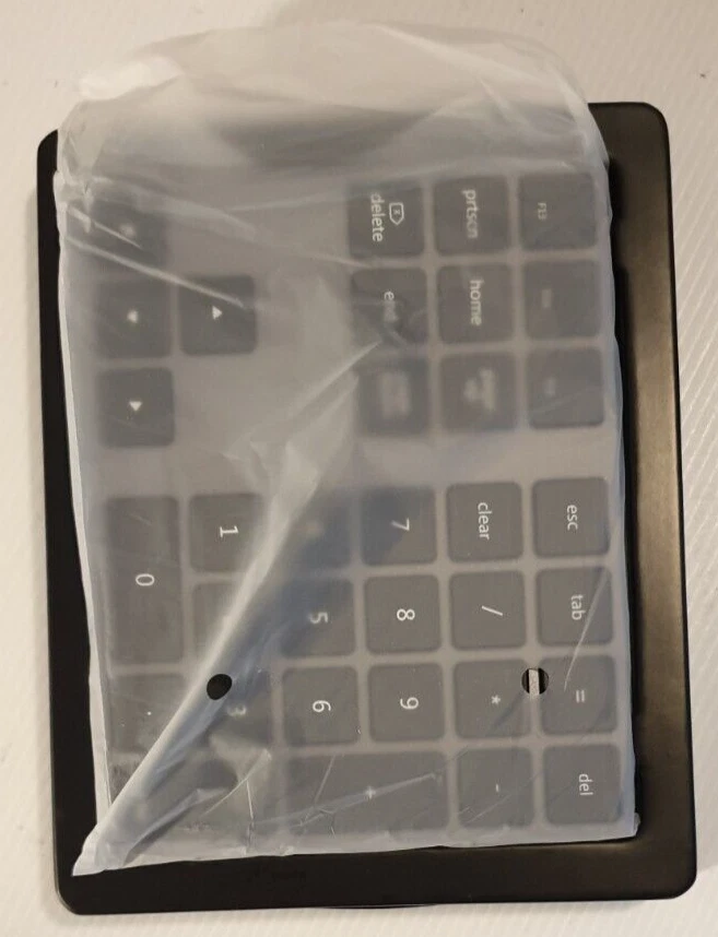 SATECHI EXTENDED WIRELESS KEYPAD, Colour Grey, With Original Box & Accessories. - Image 3 of 4