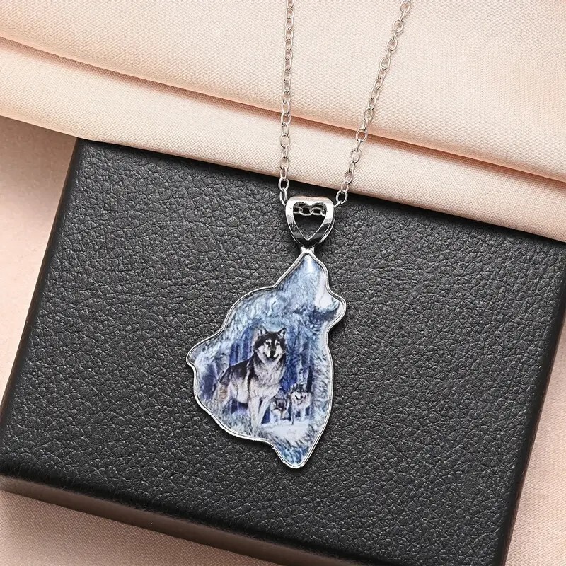 1pc Snow Mountain Wolf Pendant Necklace: A Stylish & Unique Gift for Any Occasio