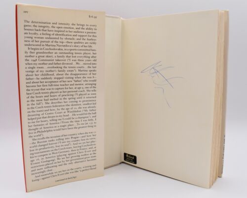 Martina 1985 HC/DJ SIGNED by Martina Navratilova - Imagen 3 de 12
