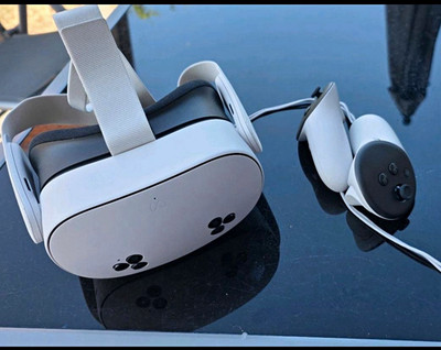 Meta Quest  3S eigenständiges VR-Headset mit Controllern, Weiß