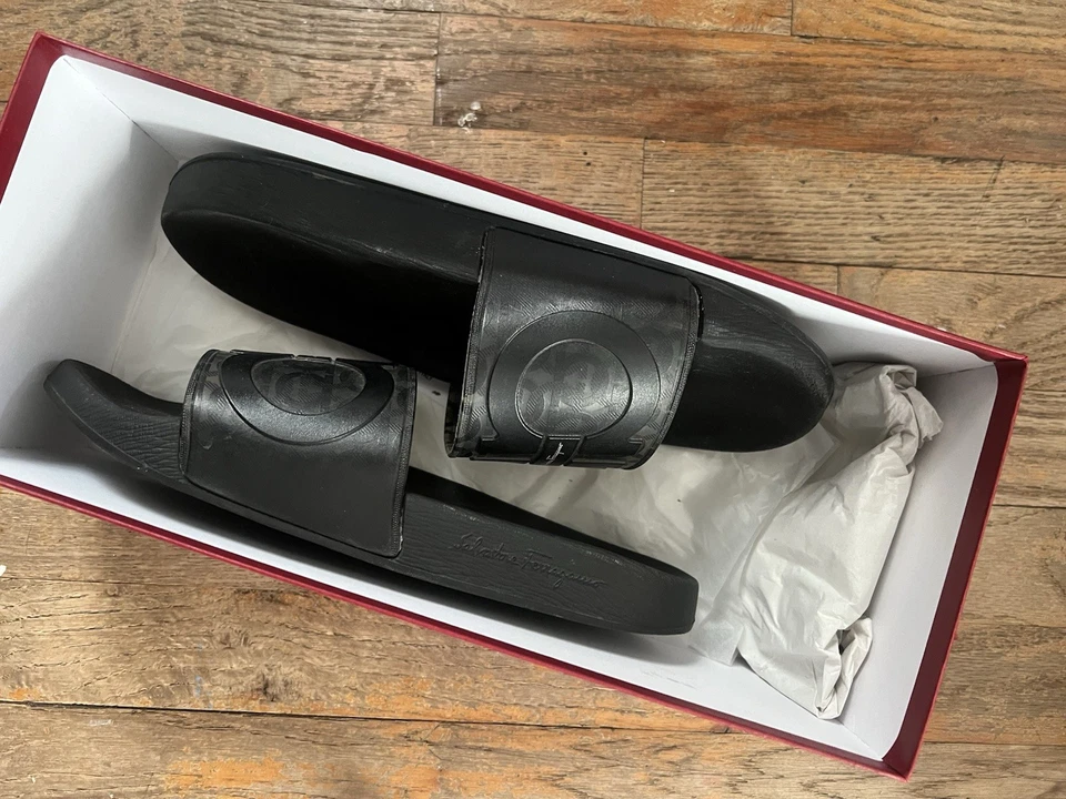 Salvatore Ferragamo Groove 5 Signature Logo Slides Talla Para Mujer 9 (NUEVO) Foto 2 de 4