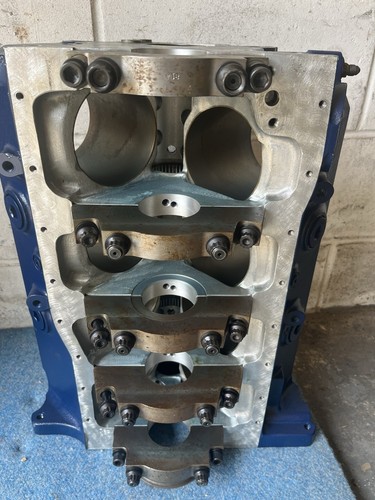 The Ultimate Ford Aluminium Small Block Fully Race Prepared With Magnetic Paint - Picture 3 of 5