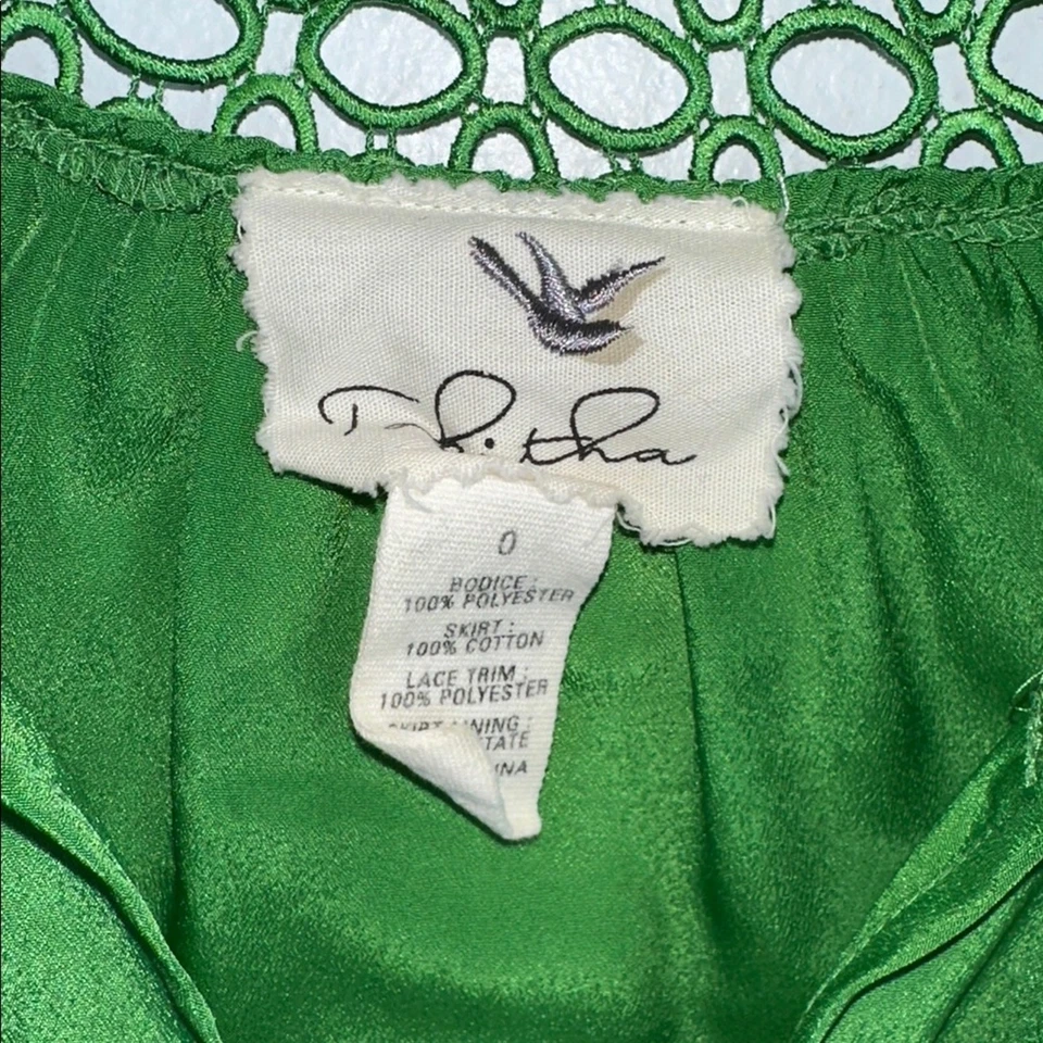 Vestido Anthropologie Tabitha floral satinado cuello volantes talla 0 Foto 2 de 4