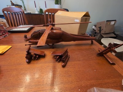 22'' APACHE MODEL AH-64 SOLID MAHOGANY WOOD DETAILED ATTACK HELICOPTER