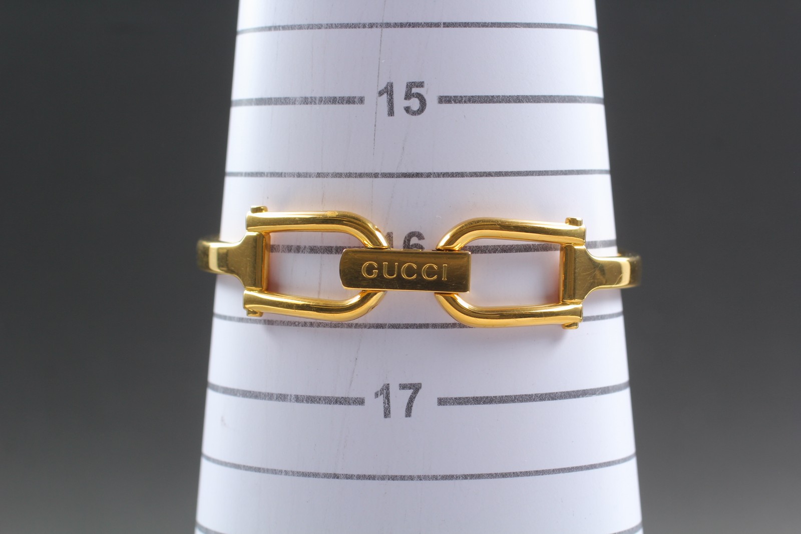 Vintage [Exc+5] Gucci 1500L Gold Dial Elegant Qz Ladies Bangle Watch From JAPAN thumbnail 5