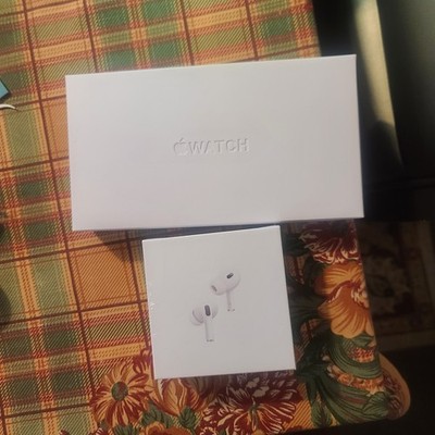 Apple Watch Ultra 3 (GPS + Cellular) Titanium 49mm + AirPods Pro 2nd Gen