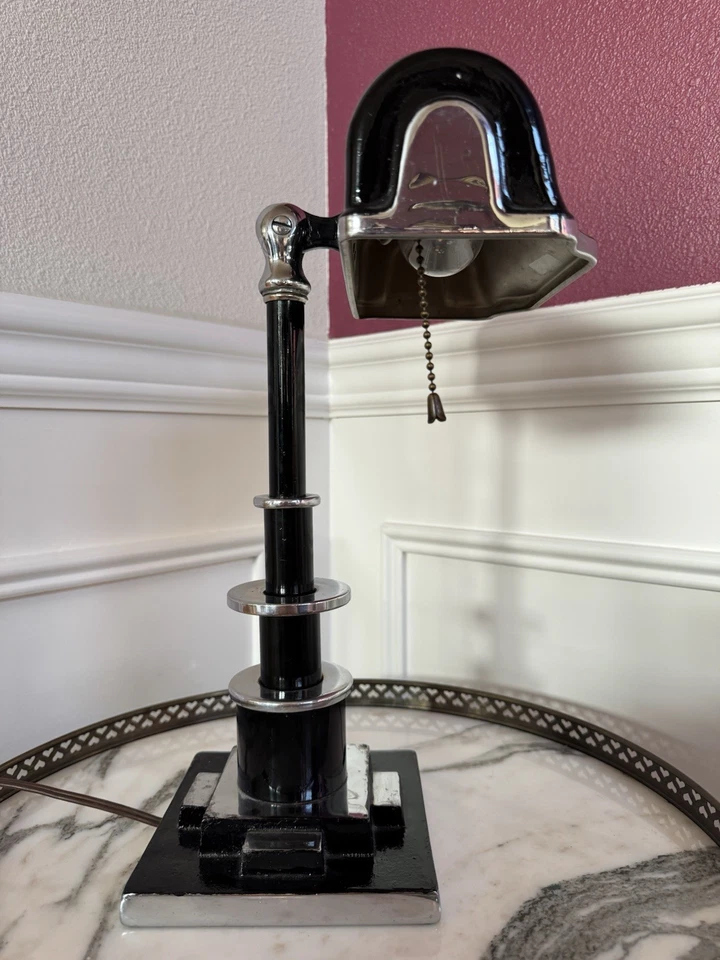 Genuine 1930s Machine Age / Art Deco Chrome And Lacquered Paint Desk Lamp - Image 2 of 4