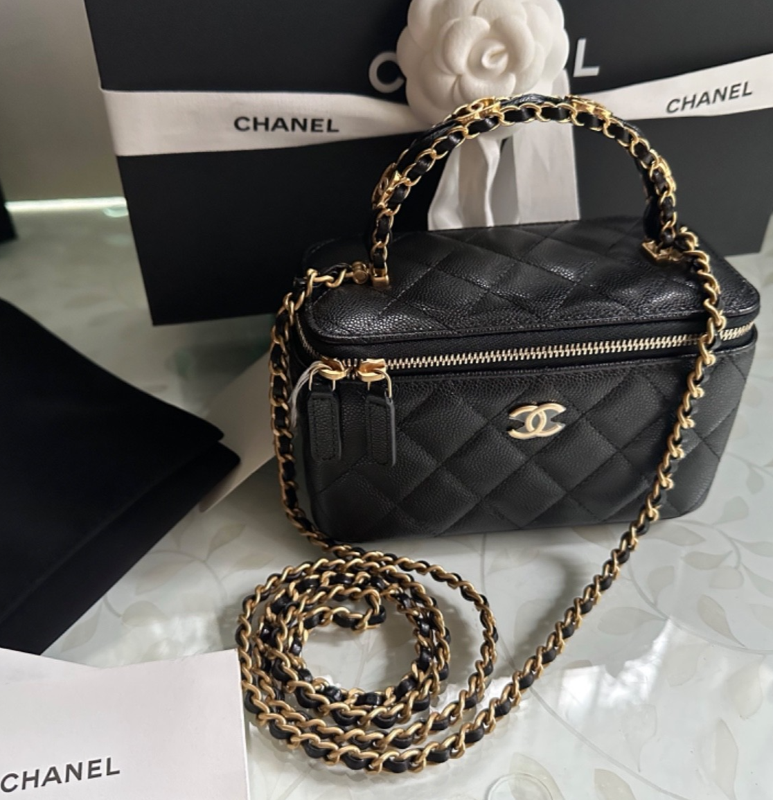New CHANEL 25B Vanity Gold Top CC LOGO CHAIN Handle Black CAVIAR