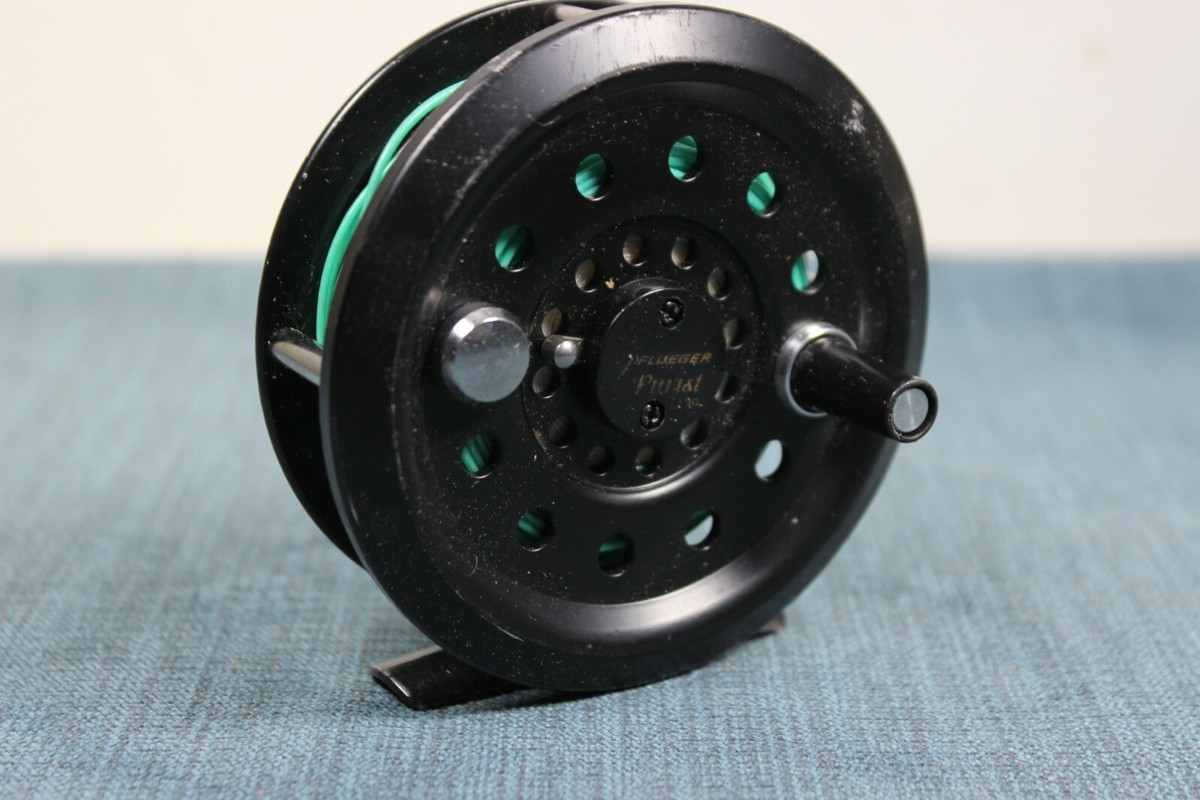 VINTAGE PFLUEGER PURIST 1394 SINGLE ACTION RIGHT HAND FLY