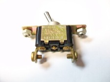 MICROSWITCH TOGGLE SWITCH   SPST  31TS15-2   NSN 5930-00-974-6152