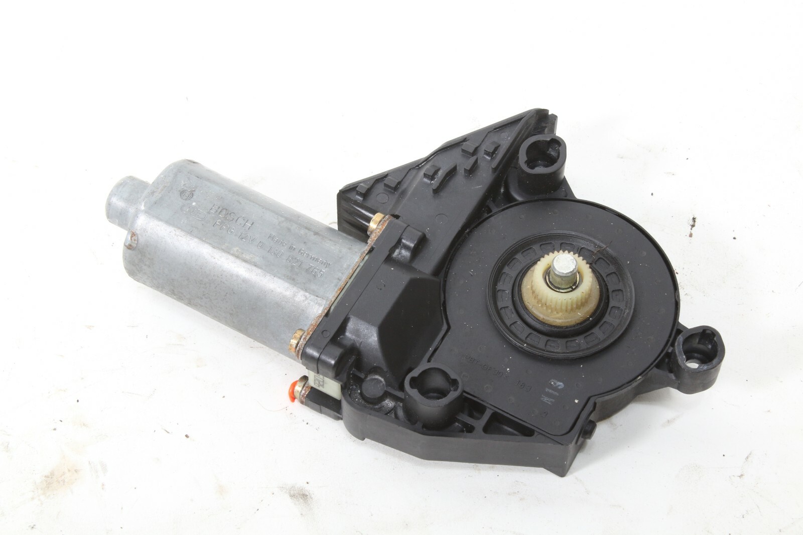 VW Tourag Front 7l0959792 Window Crank Motor Bosch OEM - 130821765  