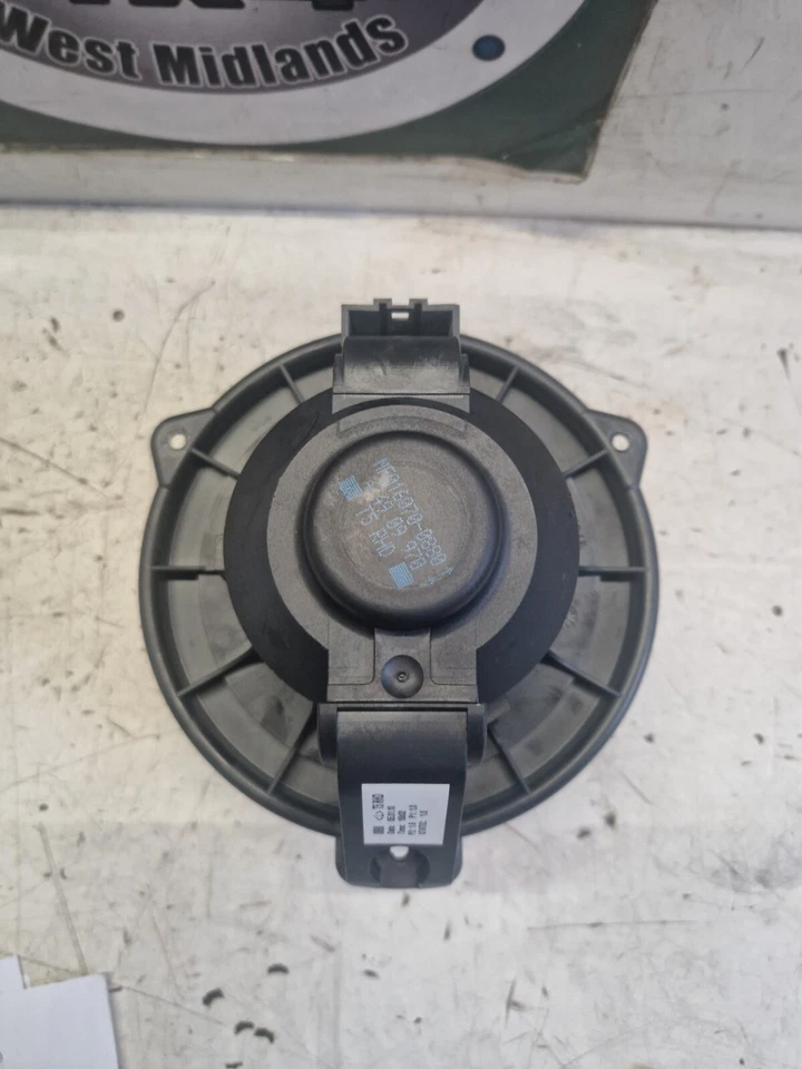 Land Rover Discovery 4 3.0 TDV6 Heizmatrix Gebläseventilatormotor - Bild 4 von 4