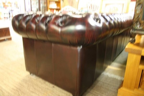 A 100% Leather Chesterfield 4 Seater Sofa with 5 Year Warranty 2.6 Metres - Picture 6 of 7