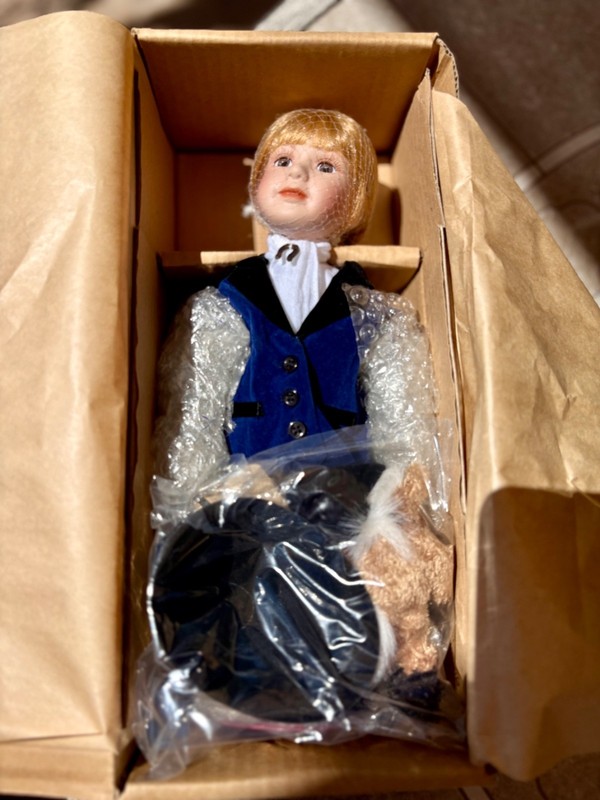 Boyds Bears Lee Ann with Canter Porcelain Doll #4853 My Best Friend Collection 